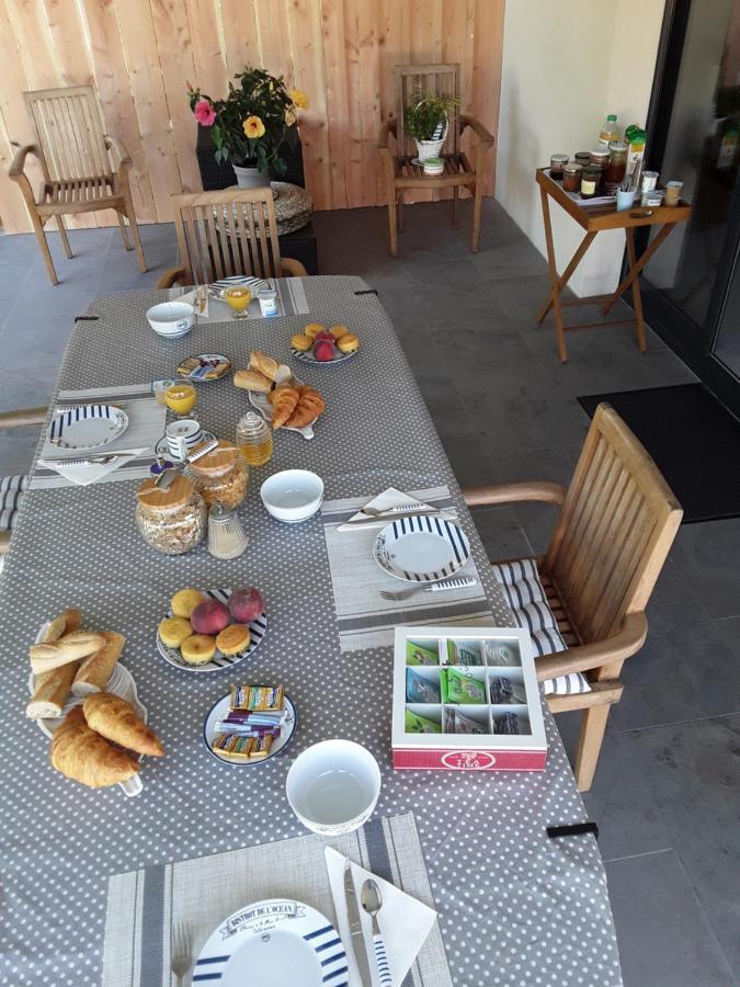 D'hotes Les Iris A Sur Le Bassin D'arcachon Bed & Breakfast 3*
