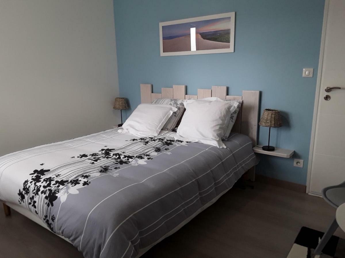 D'hotes Les Iris A Sur Le Bassin D'arcachon Bed & Breakfast 3*